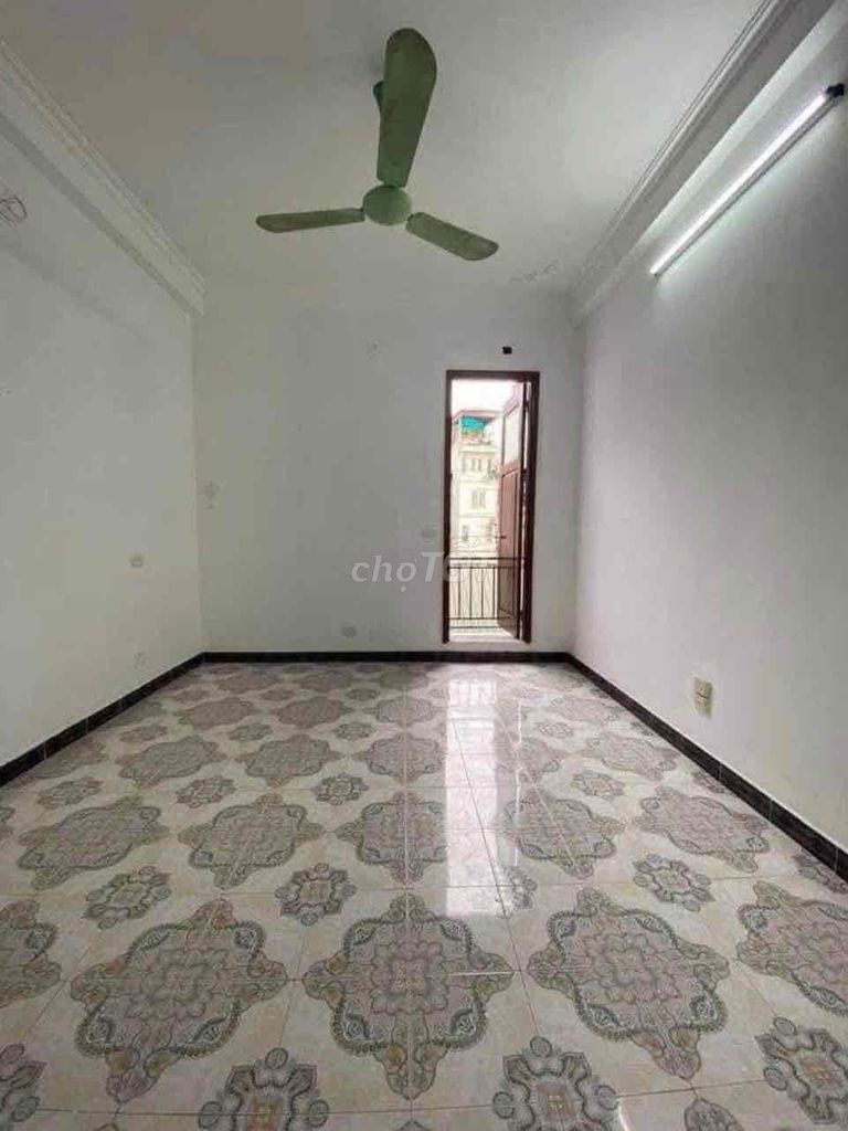 Cho thuê nguyên căn phố Trương Định 33m2 x4T 4PN giá 9.8 triệu/1th nhà