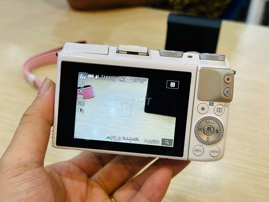Máy ảnh Canon EOS M3 Trắng 15-45mm. Mua bán Máy ảnh, Máy quay tại Quận Đống Đa Hà Nội được đăng bởi Nguyễn Thu hình 1