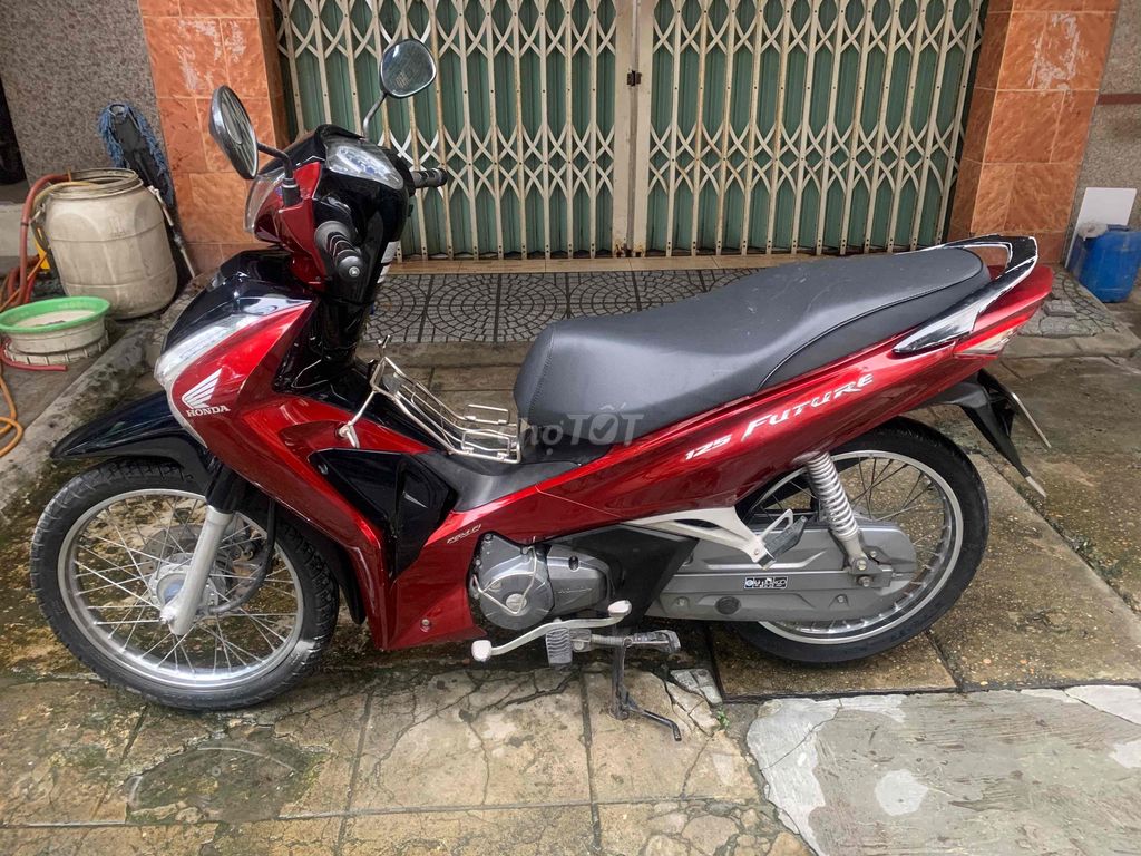 Honda Future FI 2021 красно-черный