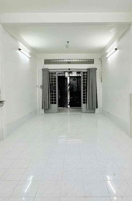 NHÀ RỘNG THOÁNG, 58m2, 1 TRỆT 1 LỬNG, SÂN ĐỂ XE THOẢI MÁI ở và Lv OK