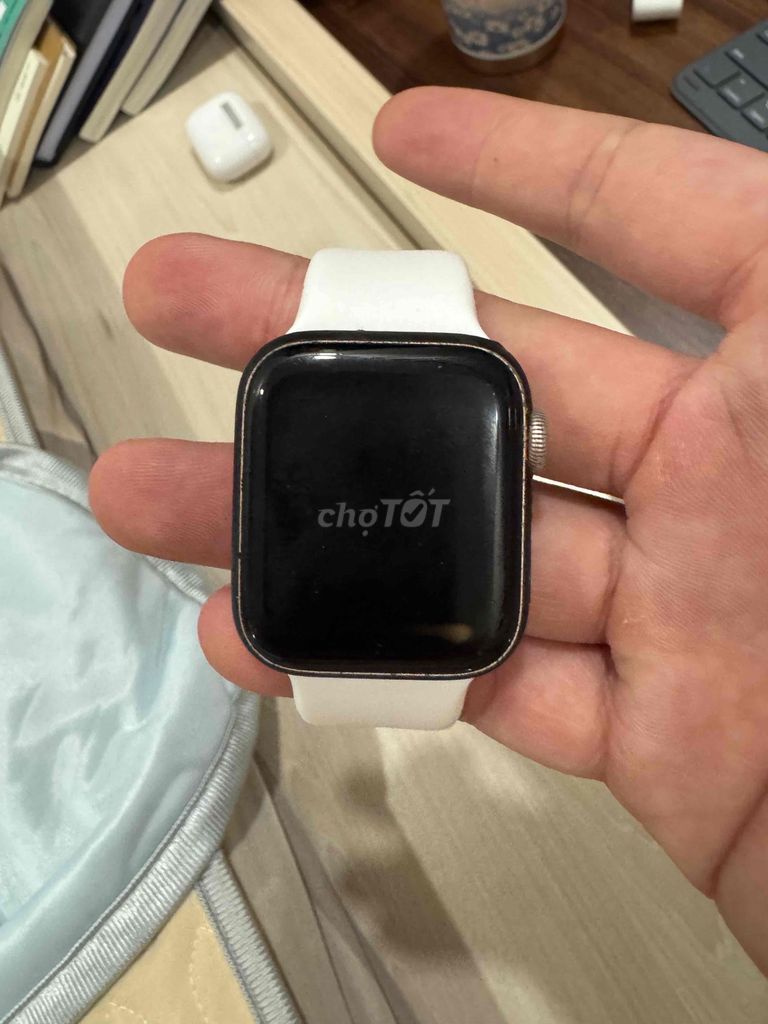 Apple Watch Series 5 lâu không sạc không lên. Mua bán Thiết bị đeo thông minh tại Quận Hà Đông Hà Nội được đăng bởi Trường hình 1