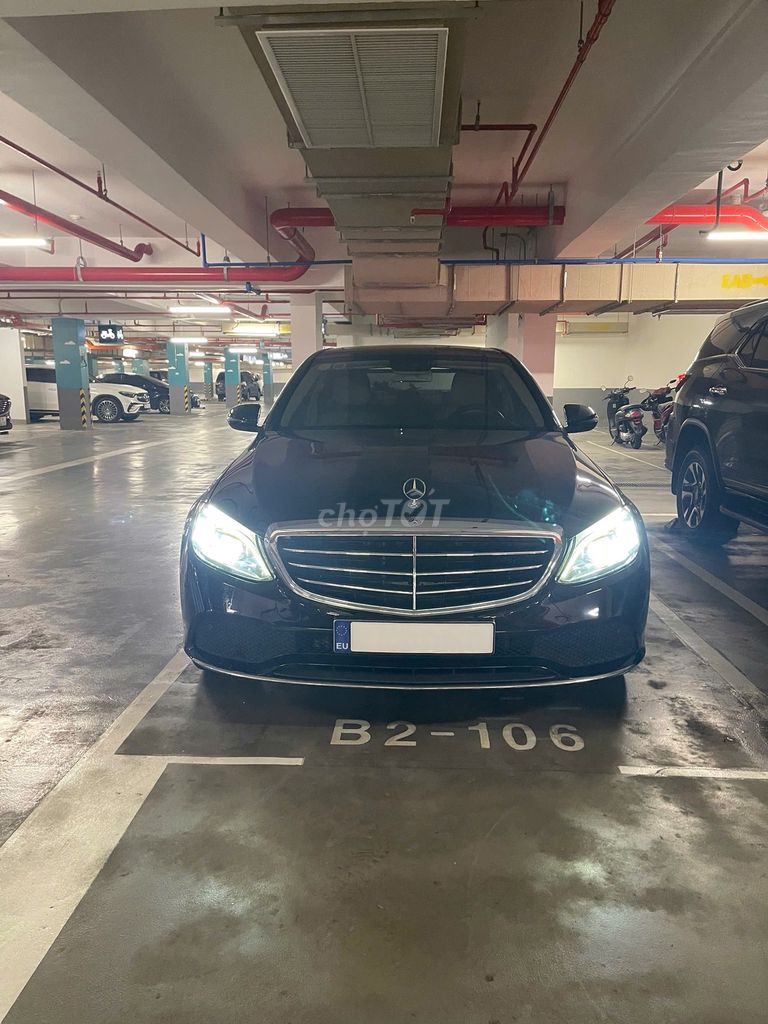 Mercedes-Benz C200 Exclusive 2019 màu đen. Mua bán Ô tô tại Thành phố Thủ Đức Tp Hồ Chí Minh được đăng bởi Huynh Linh hình 1