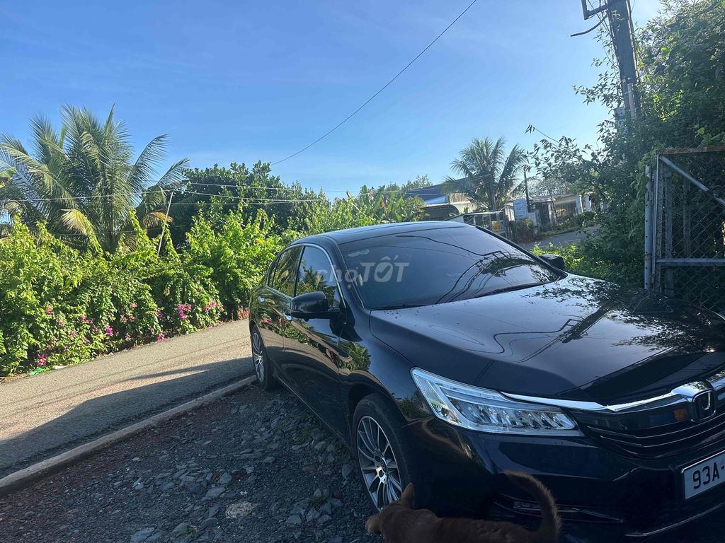 Honda Accord 2017 2.4 AT - 10000 km. Mua bán Ô tô tại Huyện Bàu Bàng Bình Dương được đăng bởi Trần Văn Quang hình 1
