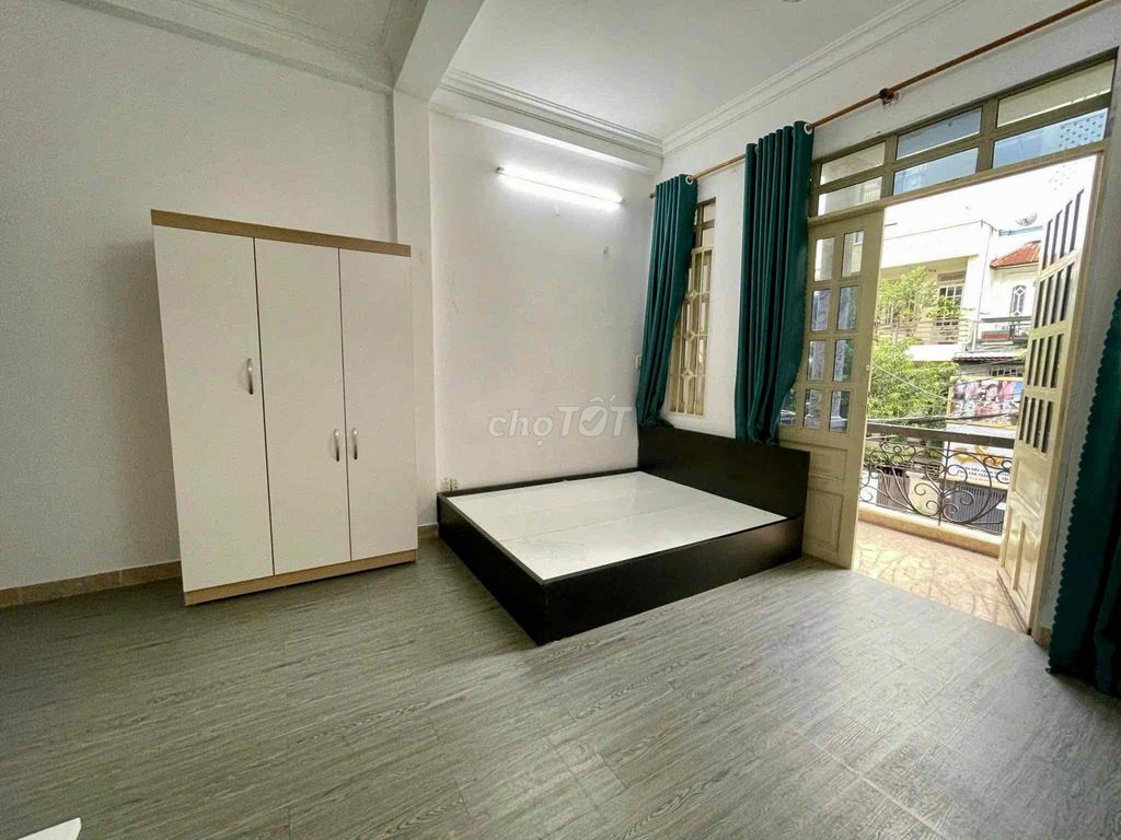 STUDIO BAN CÔNG FULL NỘI THẤT NGAY SÂN BAY