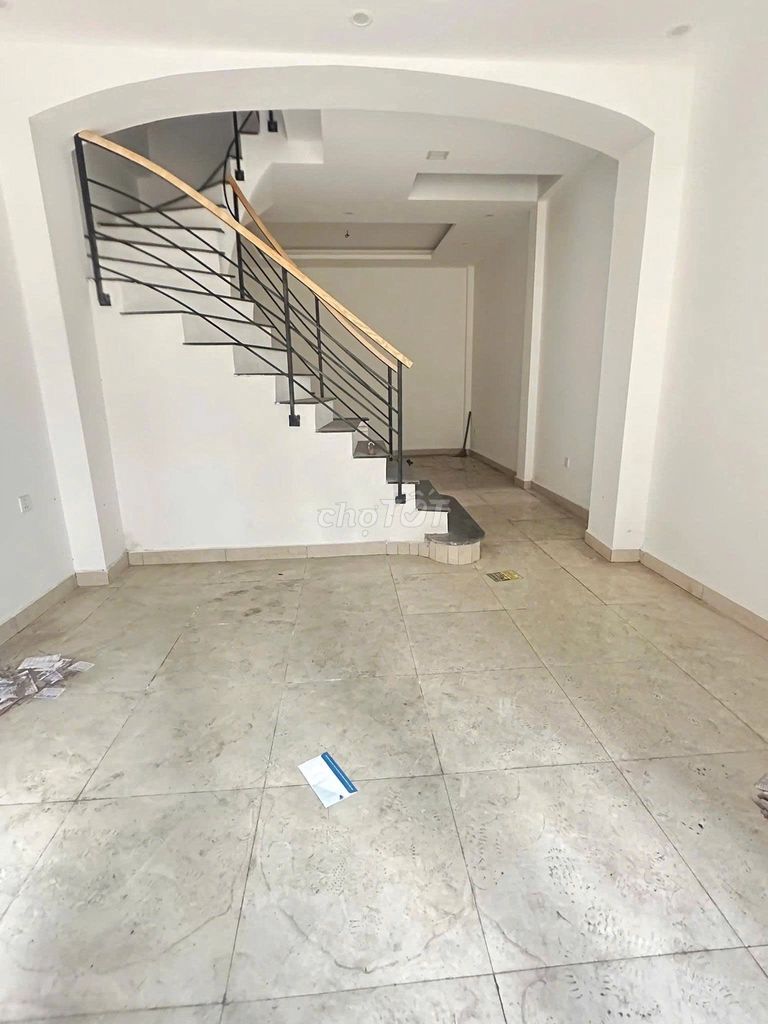 Cho thuê nhà ngõ 180 Hoàng Quốc Việt, 50M x 5 Tầng - mỗi tầng 2P+ 1 Wc - ảnh 4