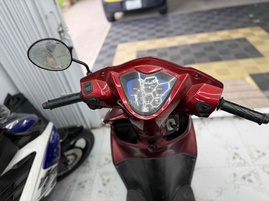 Honda Vision 2025 Cao Cấp màu Đỏ