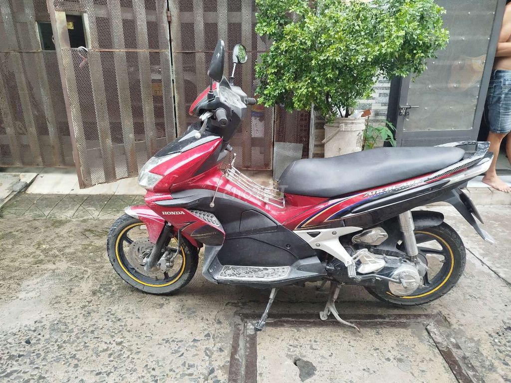Воздушное лезвие Honda 2025 красное