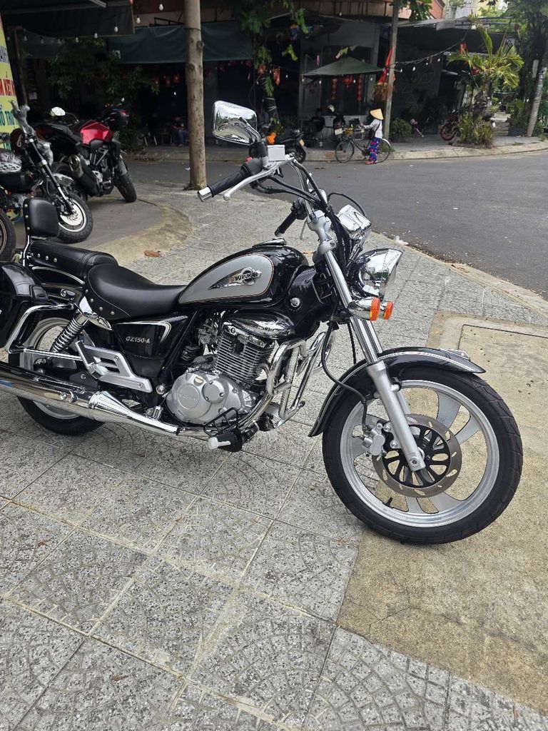 Suzuki GZ150A 2020 чёрный 2700 км, номер 43, от хозяина