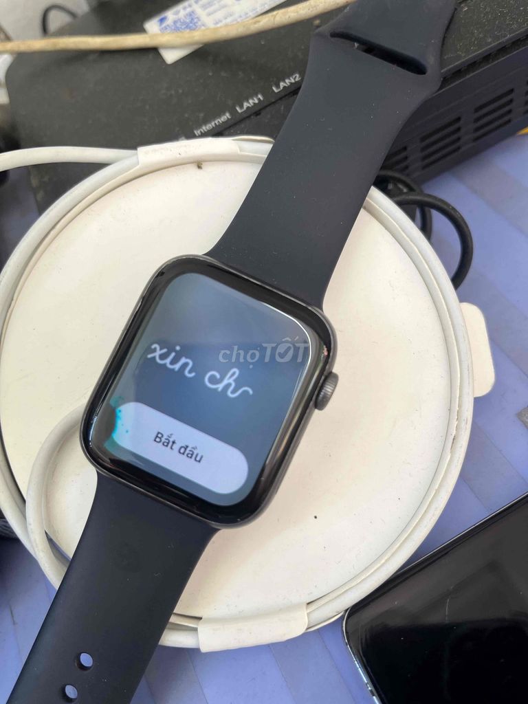 Apple Watch Series 4 Đen 44mm. Mua bán Thiết bị đeo thông minh tại Huyện Hóc Môn Tp Hồ Chí Minh được đăng bởi Hải hình 1
