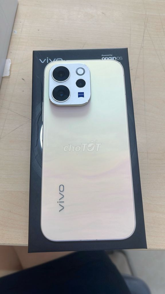 Vivo V70 5G 99%. Mua bán Điện thoại tại Huyện Gia Lâm Hà Nội được đăng bởi Tuyen Tuyen hình 1