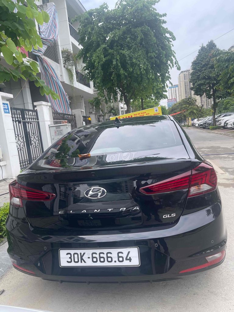 Hyundai Elantra 2021 2.0 AT - 19000 km. Mua bán Ô tô tại Quận Cầu Giấy Hà Nội được đăng bởi Hoàng hình 4