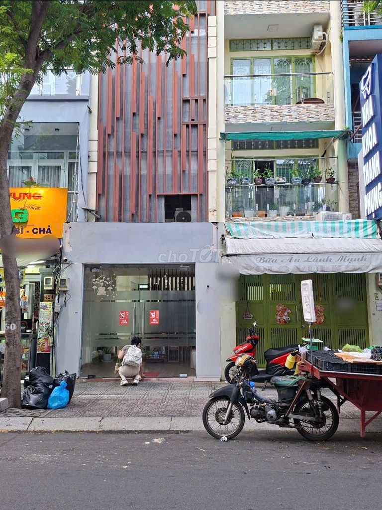 Аренда · 5 комн. · 54 м² · Quận 10, ул. Đường Bà Hạt