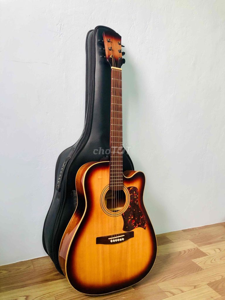 Guitar gỗ thịt tự nhiên giá mới 2tr thanh lý 900k