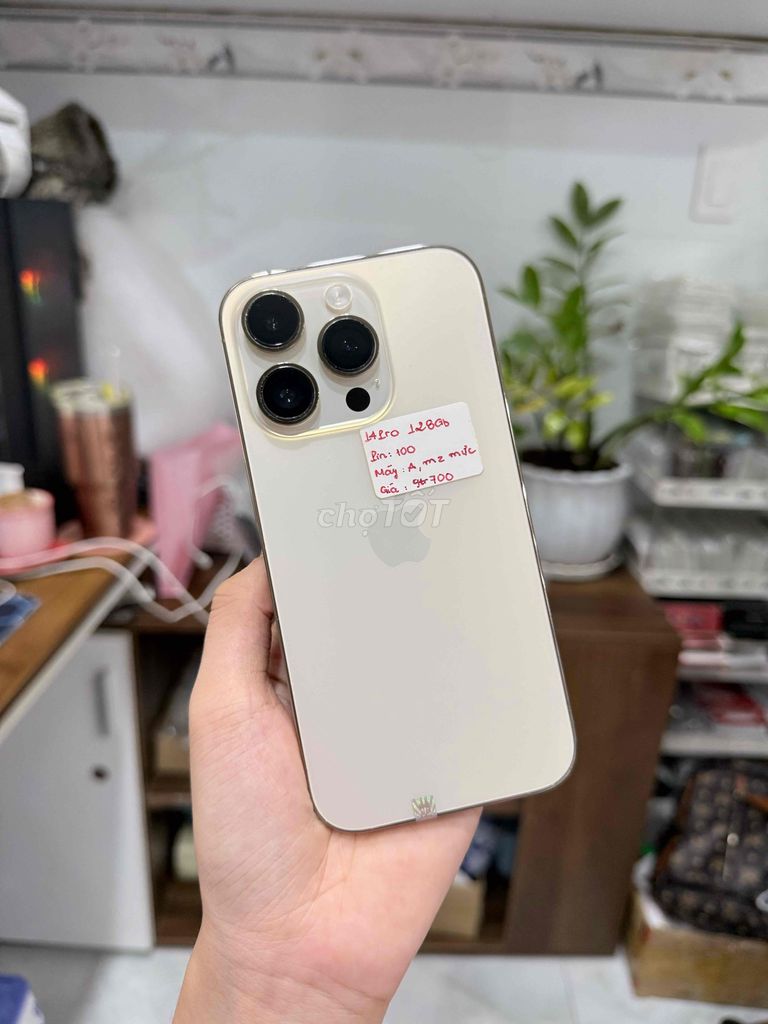 Apple iPhone 14 Pro 128GB Gold | Màn mực góc. Mua bán Điện thoại tại Huyện Hóc Môn Tp Hồ Chí Minh được đăng bởi Luân Hoài hình 1