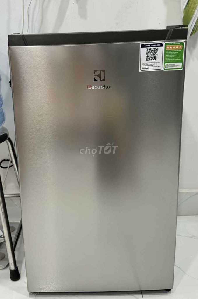 Tủ lạnh Electrolux 94 lít Xám. Mua bán Tủ lạnh tại Quận 8 Tp Hồ Chí Minh được đăng bởi Nguyễn Thị Diễm Lan hình 1