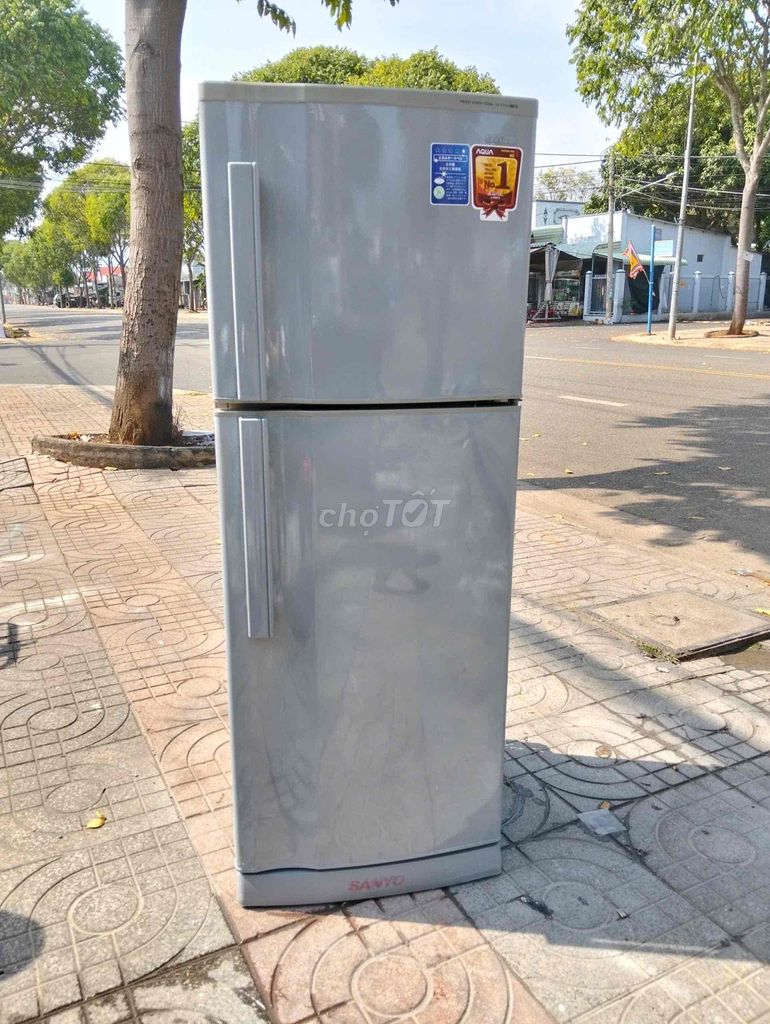 Tủ lạnh Sanyo 190L / Máy móc Nguyên zin. / BH dài.. Mua bán Tủ lạnh tại Thành phố Bà Rịa Bà Rịa - Vũng Tàu được đăng bởi Phú Cường hình 1
