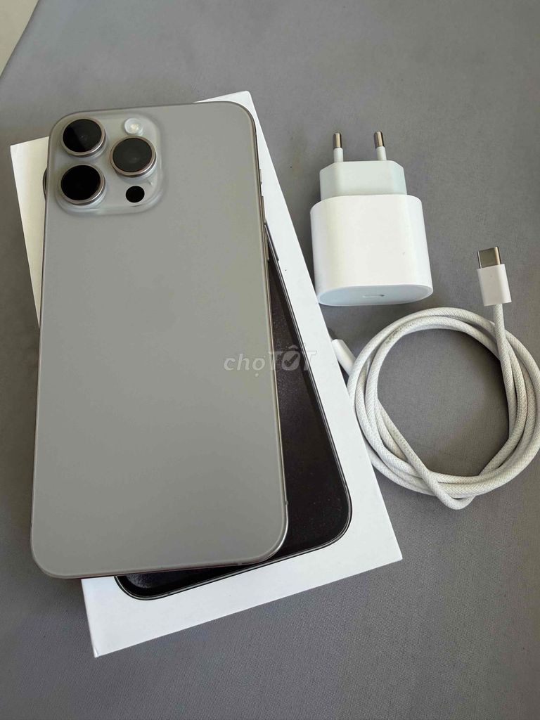 iPhone 15 Pro Max 256GB Quốc tế Nguyên zin. Mua bán Điện thoại tại Thành phố Thủ Dầu Một Bình Dương được đăng bởi Quang hình 1