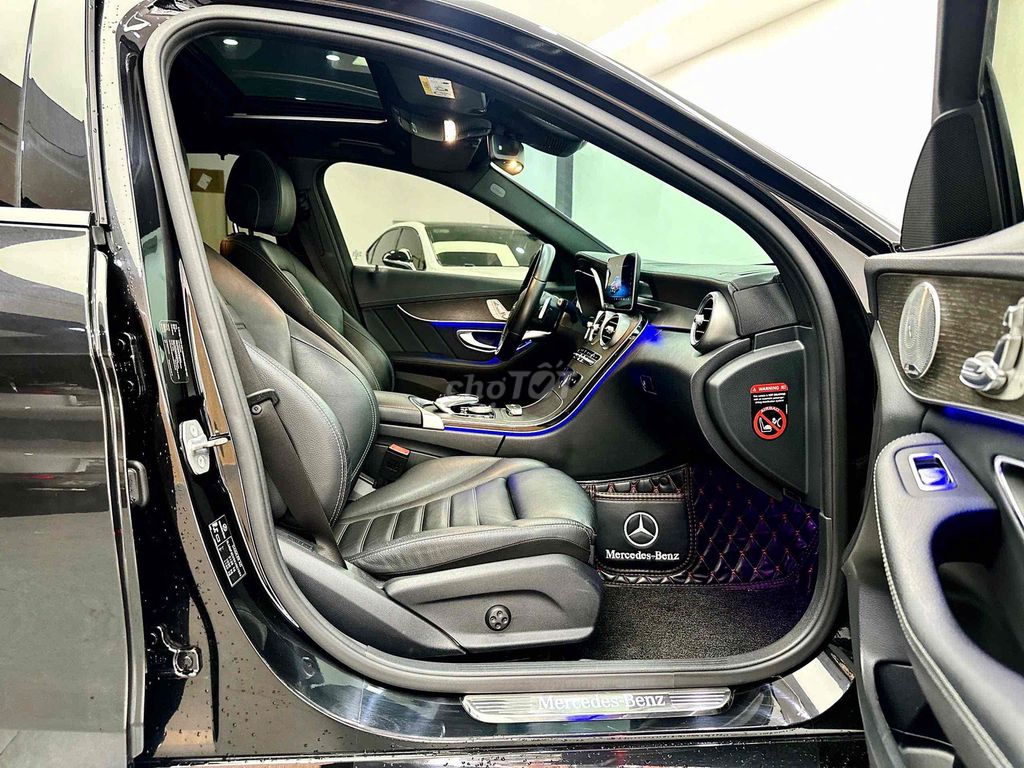 Mercedes Benz C Class 2019 C 300 AMG - 58000 km. Mua bán Ô tô tại Quận 7 Tp Hồ Chí Minh được đăng bởi Hoàng Anh Tuấn hình 11