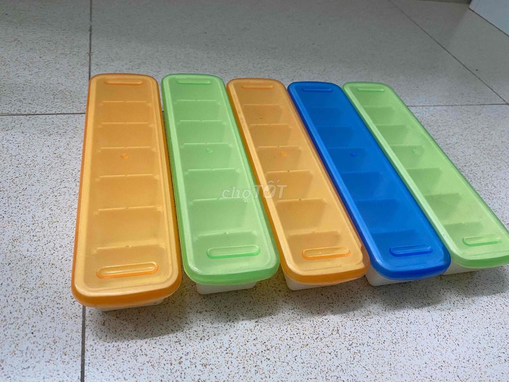 Khay làm đá nhựa nhiều màu. Mua bán Dụng cụ nhà bếp tại Quận Hoàng Mai Hà Nội được đăng bởi Ho Lan hình 1