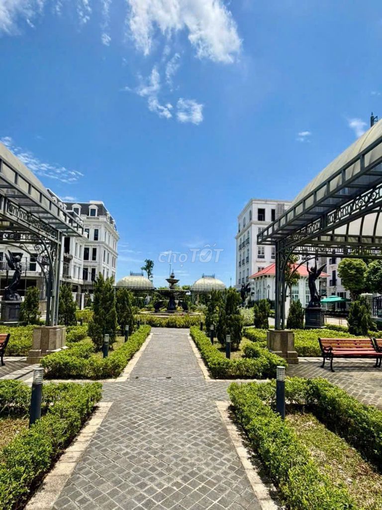 Продается вилла Sunshine Capital в Тай Тханг Лонге, в Красном списке главного владельца