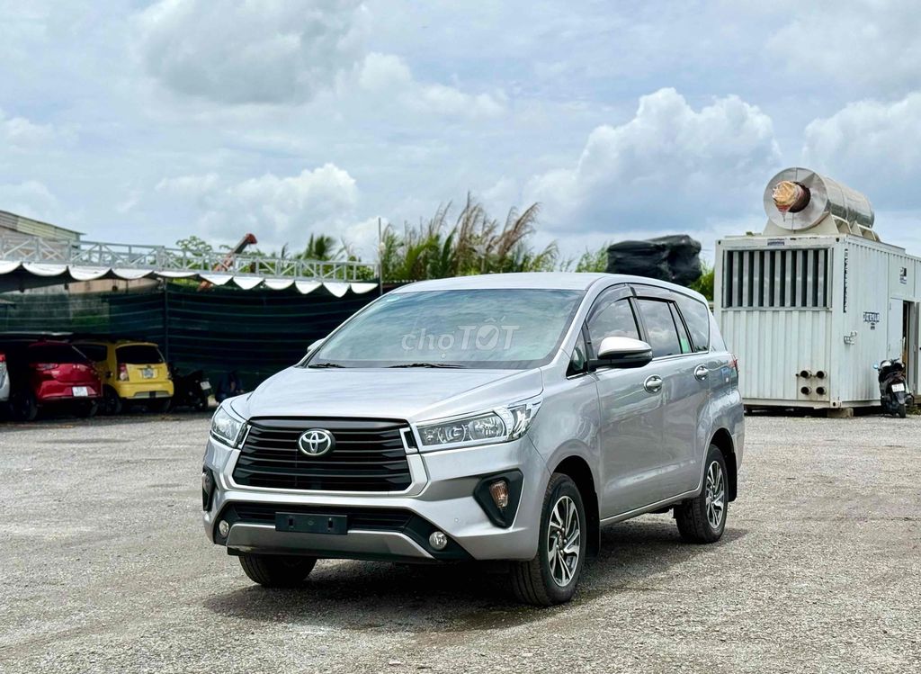 Toyota Innova 2.0E июль 2023 МКПП, отличное состояние, кредит 70%
