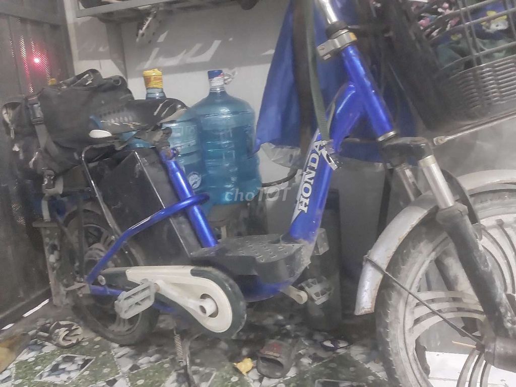 Xe đạp điện Honda màu xanh dương. Mua bán Xe điện tại Huyện Bình Chánh Tp Hồ Chí Minh được đăng bởi Bình hình 1