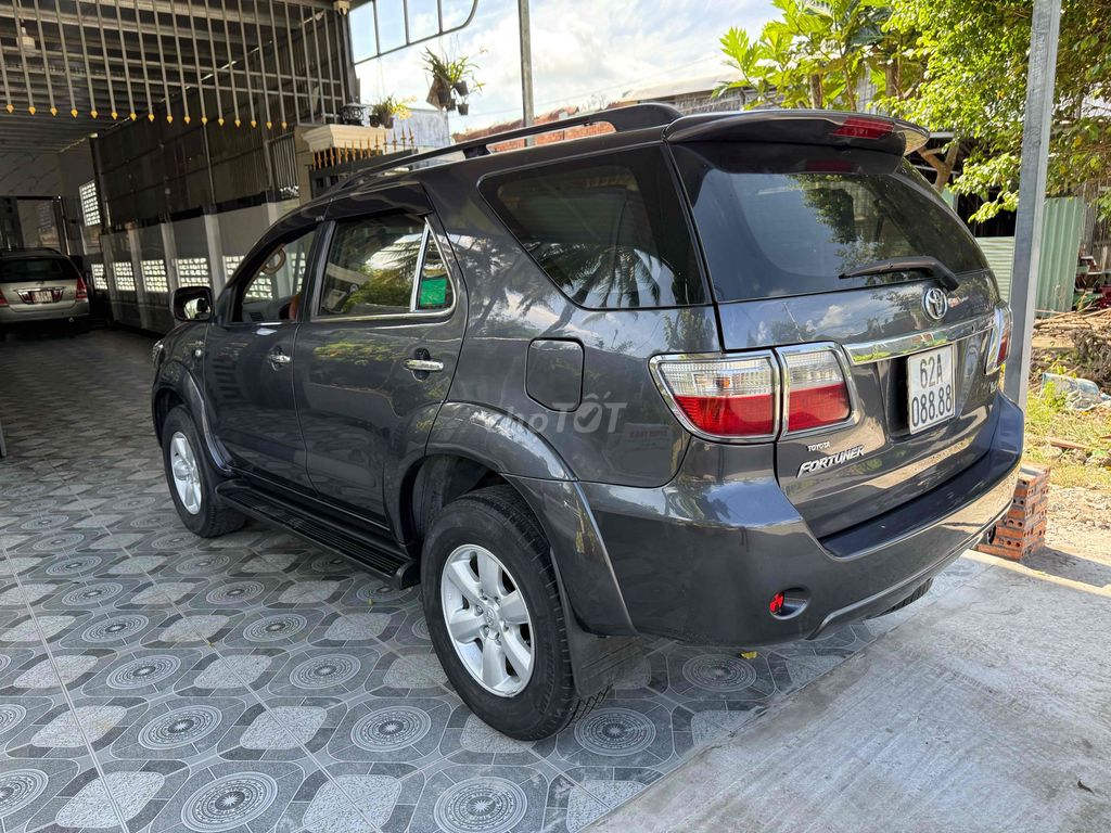 Toyota Fortuner máy dầu số sàn. Mua bán Ô tô tại Quận Cái Răng Cần Thơ được đăng bởi HÙNG NGUYỄN hình 7