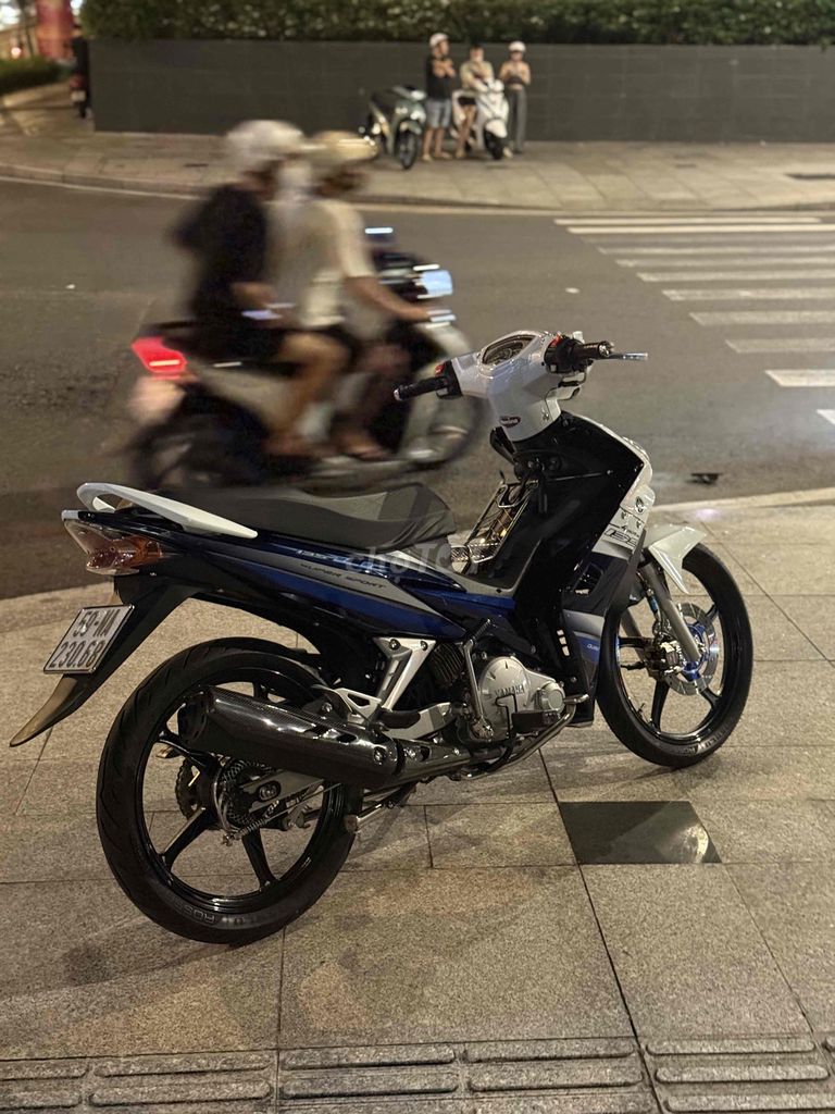 Yamaha Exciter Trắng xanh. Mua bán Xe máy tại Quận 8 Tp Hồ Chí Minh được đăng bởi Danh Huynh Huy hình 1