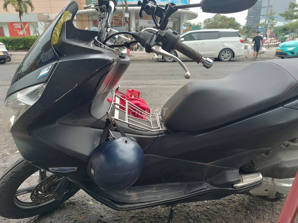 Xe máy Honda PCX 2017 màu đen nhám. Mua bán Xe máy tại Huyện Bình Chánh Tp Hồ Chí Minh được đăng bởi A Dũng hình 4