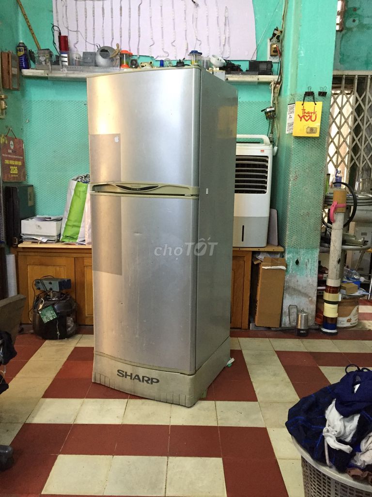 Tủ lạnh Sharp Bạc đã qua sử dụng. Mua bán Tủ lạnh tại Quận 1 Tp Hồ Chí Minh được đăng bởi Hanh Le hình 1