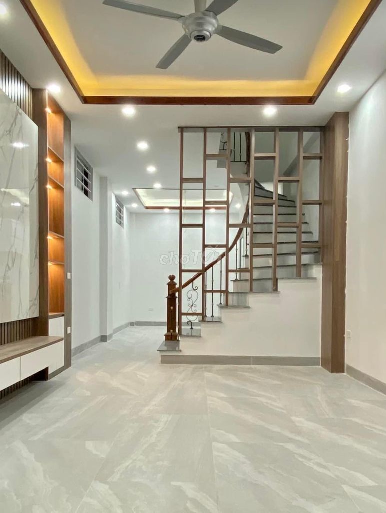 BÁN GẤP NHÀ 42M2 MỚI TINH NGÃ 6 Ô CHỢ DỪA _5 TẦNG_MẶT TIỀN 5M_6TỶ.