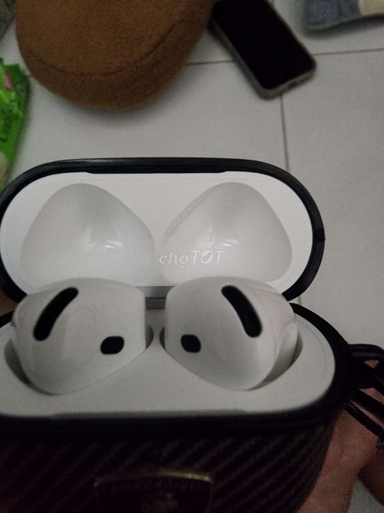Tai nghe Apple AirPods 4 Trắng Như mới. Mua bán Tivi, Âm thanh tại Quận Tân Bình Tp Hồ Chí Minh được đăng bởi luan hình 1