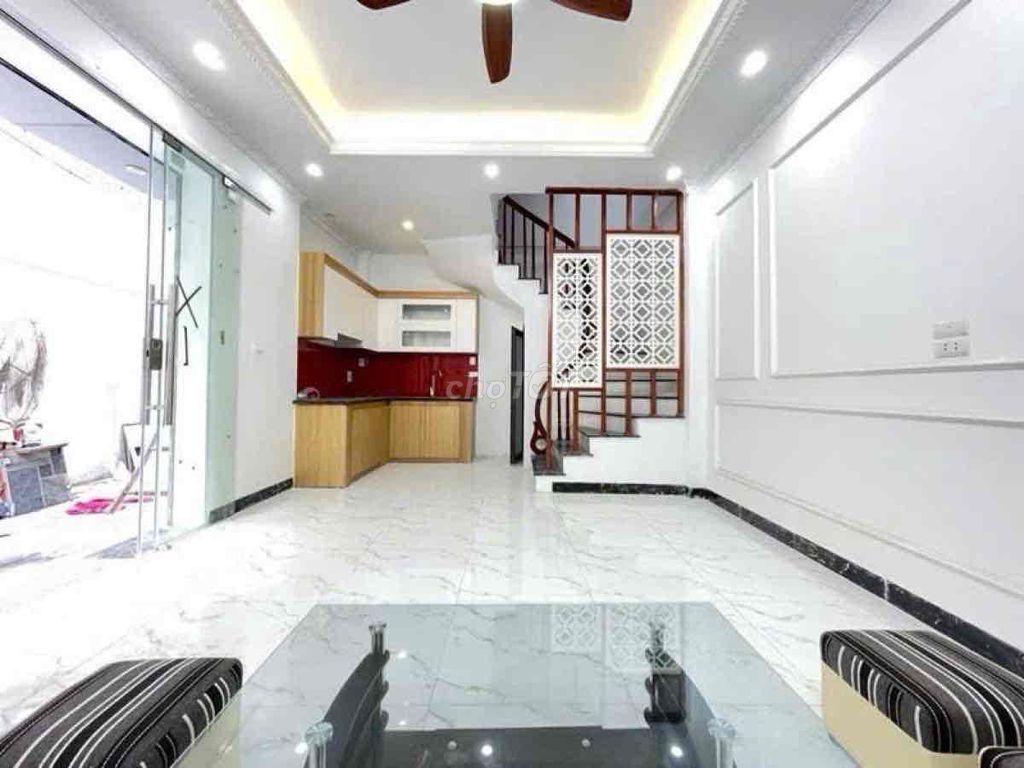 NHÀ HIẾM PHỐ NGUYỄN KHOÁI XÂY MỚI LONG LANH Ở NGAY