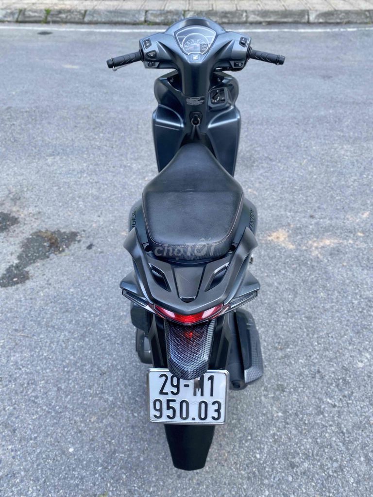 Honda Vision sport 2022!! cá tính chạy lướt. Mua bán Xe máy tại Quận Hoàng Mai Hà Nội được đăng bởi Xe Máy Quân Oanh  hình 6