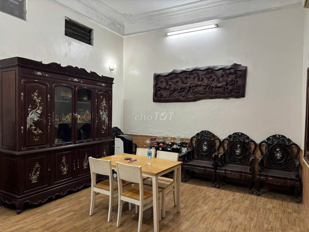 Дом целиком 45м² х 4 этажа в переулке 10 Lang Ha - Донгда