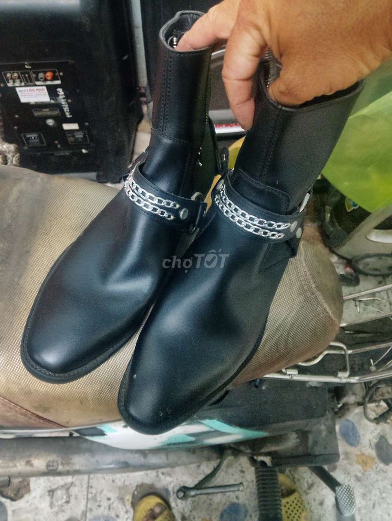 Giày bốt nam da đen size 42. Mua bán Giày dép tại Quận Tân Bình Tp Hồ Chí Minh được đăng bởi Wang long  hình 1