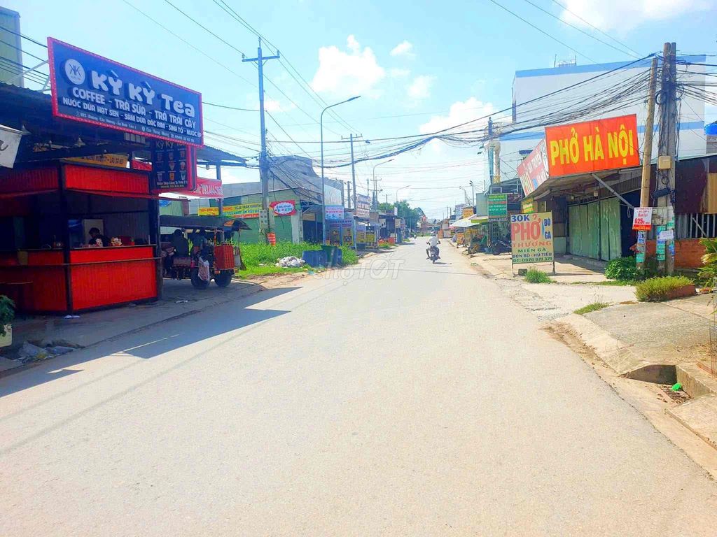 Nhà vườn 500m2 2 PN Gần chợ Cây Dương Đức Hoà Hạ Long An (Cũ)