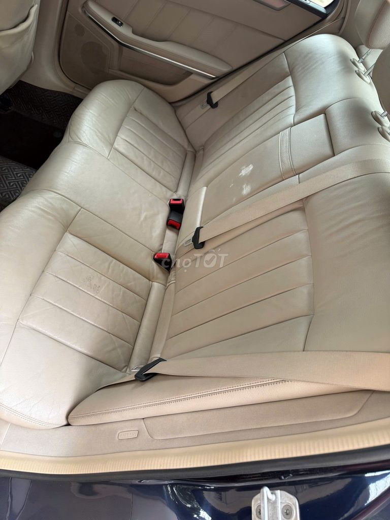 Mercedes Benz E Class 2015 E200 - 70000 km. Mua bán Ô tô tại Thành phố Thủ Đức Tp Hồ Chí Minh được đăng bởi Phạm Thị Xuân Mai hình 11