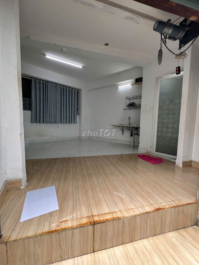 mặt bằng cho thuê  trần quý cáp 