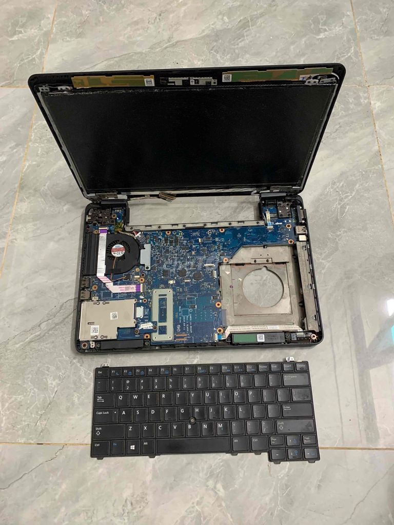 Laptop Dell Latitude E5440 hỏng màn chính hãng. Mua bán Linh kiện (RAM, Card...) tại Huyện Đông Anh Hà Nội được đăng bởi nguyen Quang hình 1