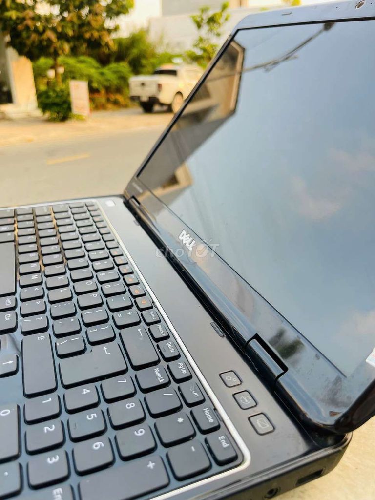 Laptop Dell Core i7 Chạy Rất Mượt !!!