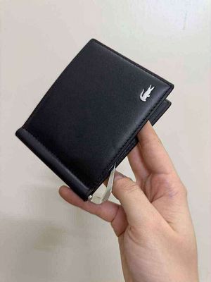 Ví Lacoste new no box. Kt: 11,5x9cm. Với clip kẹp. Mua bán Túi xách tại Thành phố Biên Hòa Đồng Nai được đăng bởi Đỗ Liên