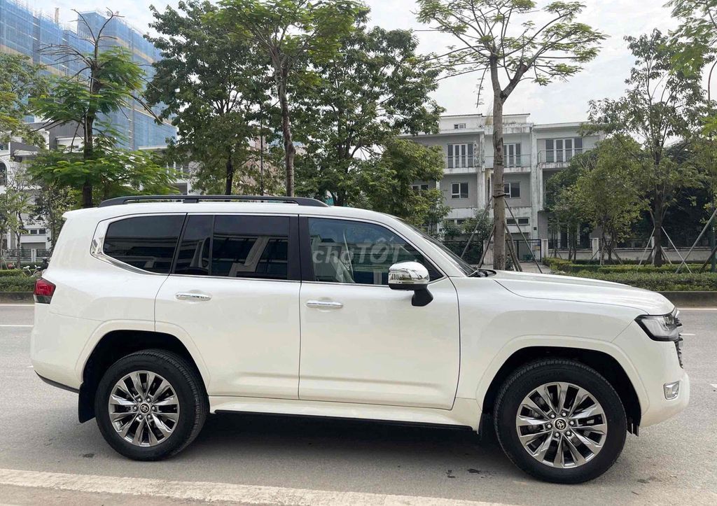Toyota Land Cruiser LC300 2023 3.5 V6 - 21000 km. Mua bán Ô tô tại Quận 1 Tp Hồ Chí Minh được đăng bởi Nguyên hình 4