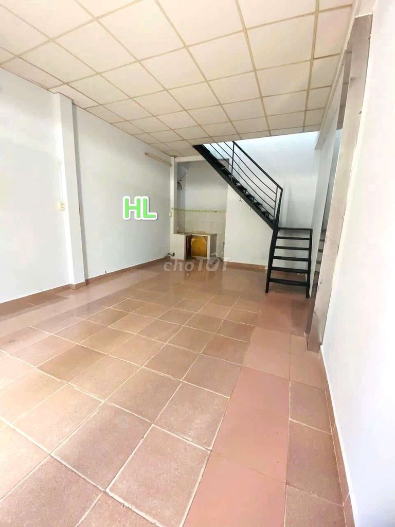 Nhà thuê mặt tiền lê lăng. Quận Tân Phú. Dtsd 80m2