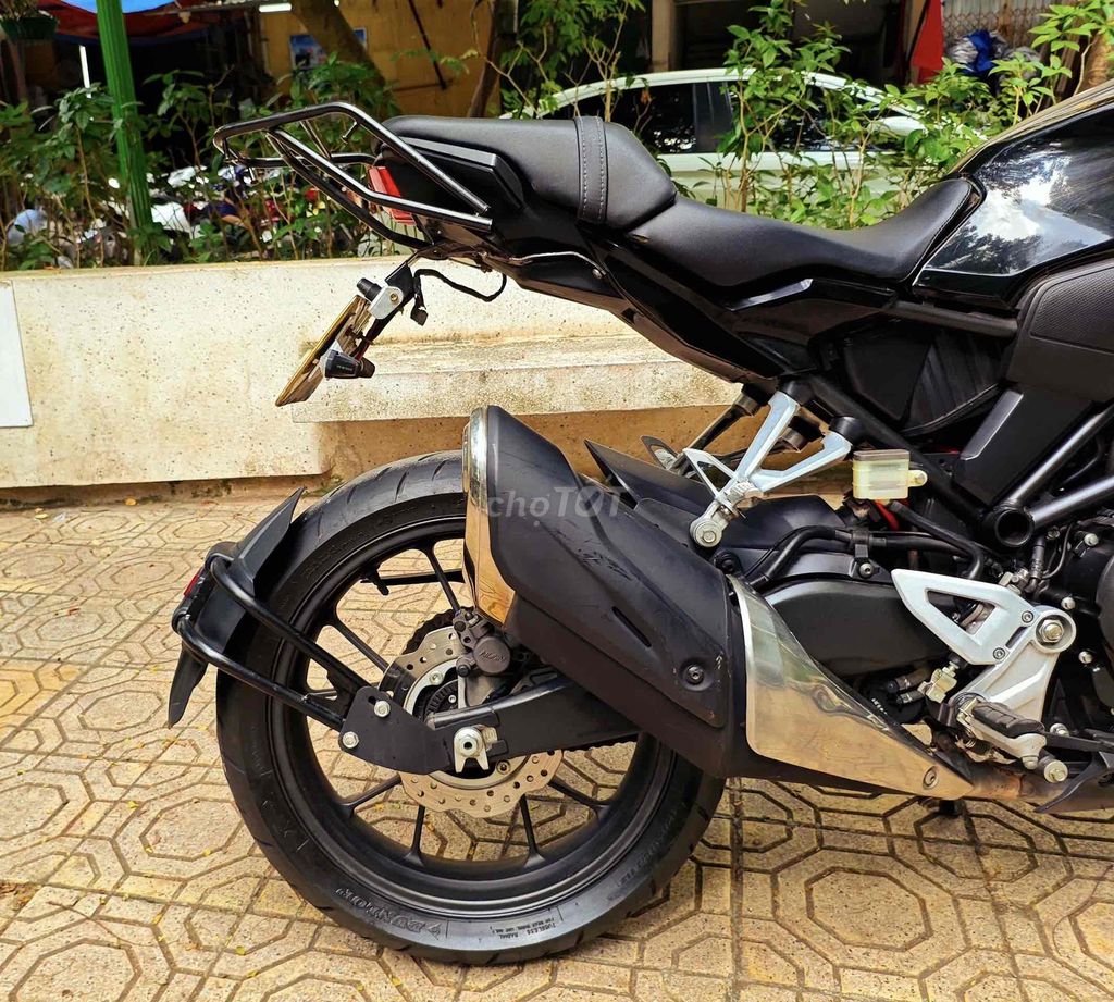 HONDA CB300R motor xe đẹp lướt mới-Trả góp 0 đồng. Mua bán Xe máy tại Quận Cầu Giấy Hà Nội được đăng bởi Tong motor xe may hình 6