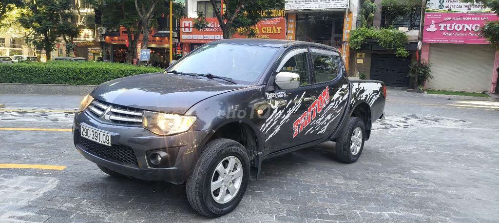 Triton số sàn 1 cầu 2014 odo 140.000km