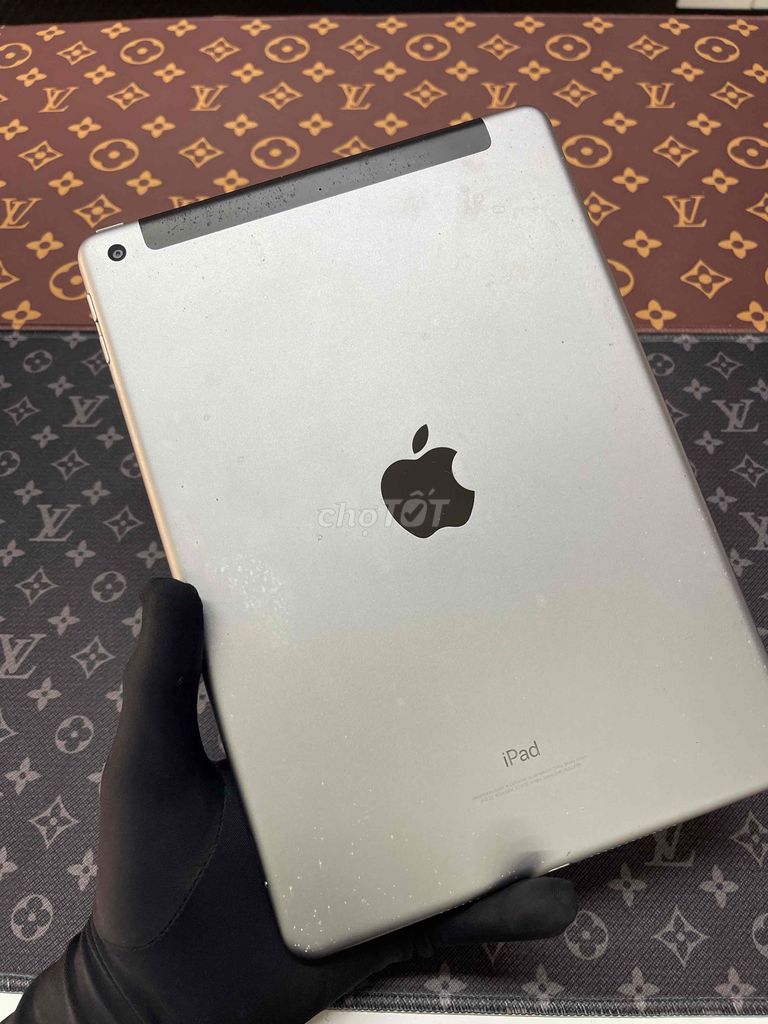 Apple iPad Gen 6 32GB 4G. MÁY ZIN NGUYÊN BẢN. Mua bán Máy tính bảng tại Thành phố Biên Hòa Đồng Nai được đăng bởi DT MOBILE BIÊN HOÀ hình 1