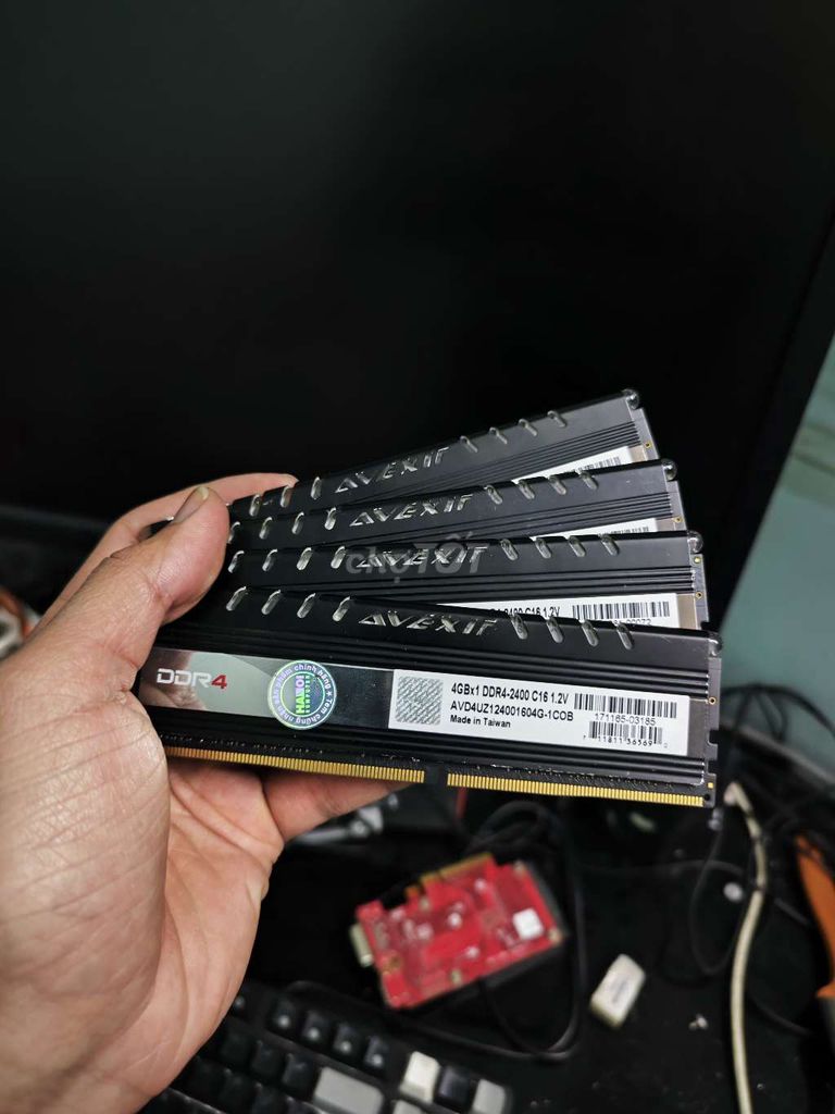 4 thanh ram tản ddr4 2400