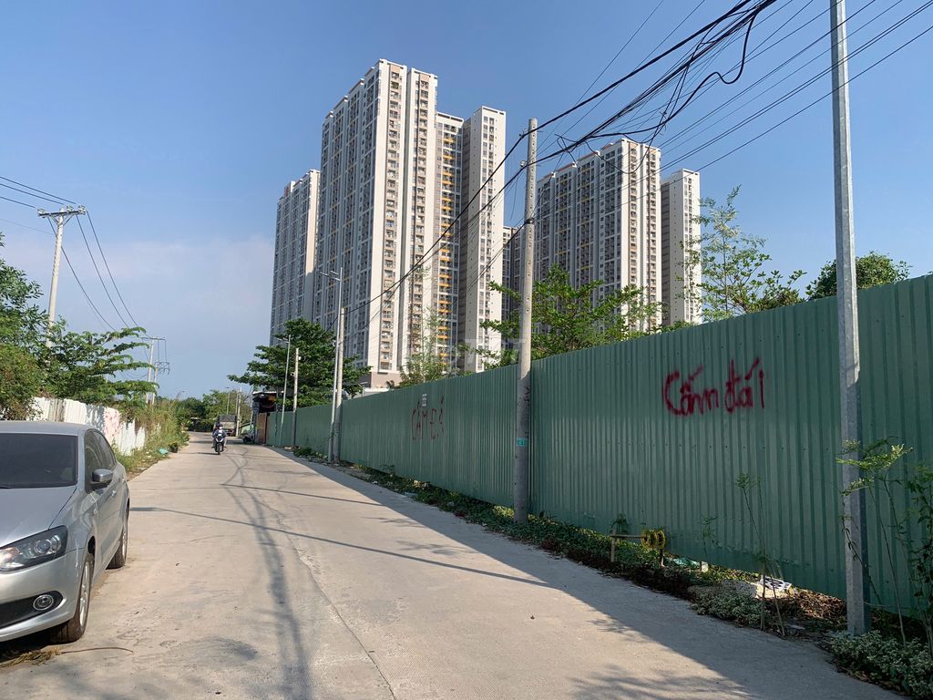 Cho thuê 876m2 đất full thổ cư đường thông ra Đào Trí , Quận 7