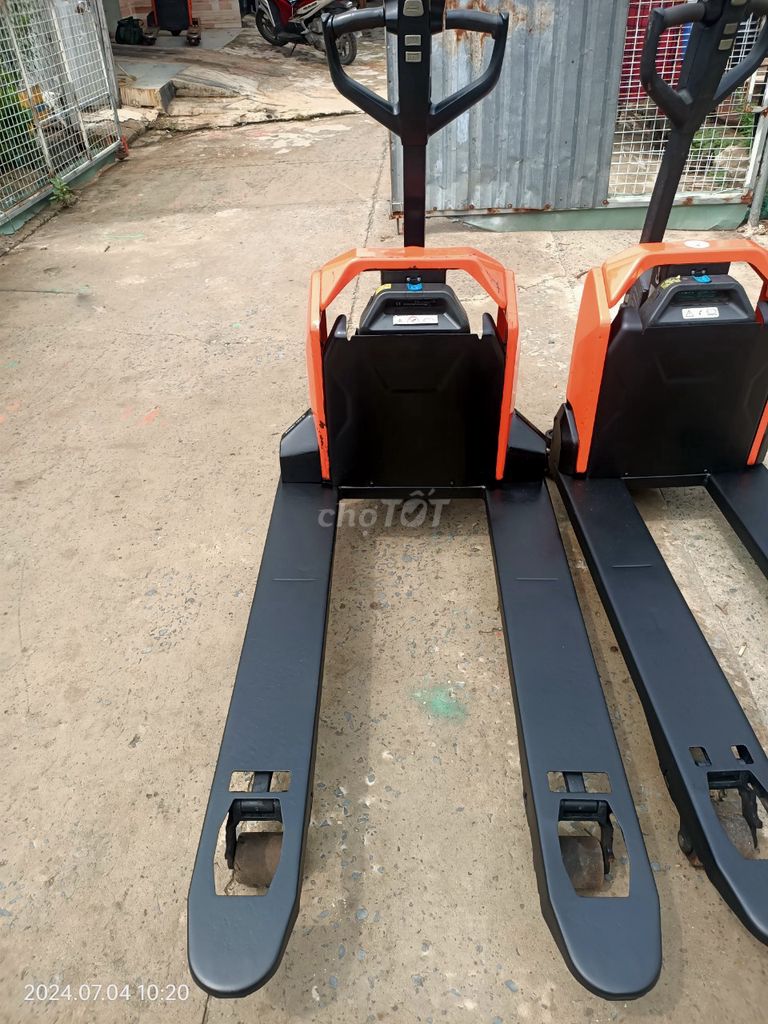 Xe nâng tay cũ nội địa càng rộng 1500kg